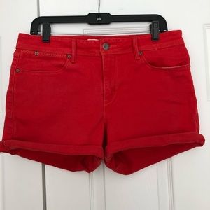 EUC Levi’s red denim shorts